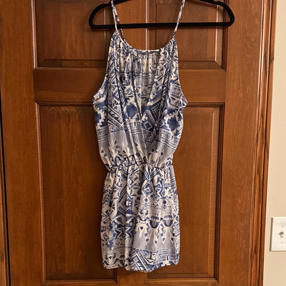 Blue and White Patterned Romper - Picture 3 of 3